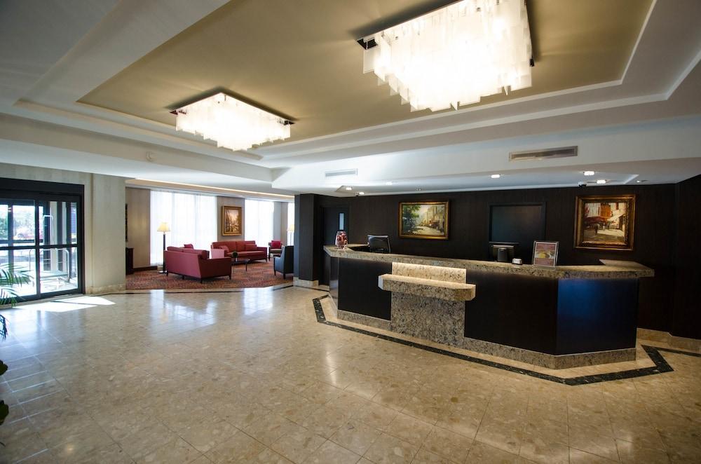Hotel Welcominns Бушервил Екстериор снимка