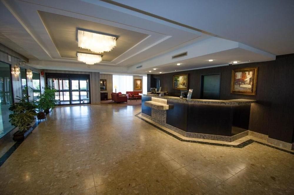 Hotel Welcominns Бушервил Екстериор снимка
